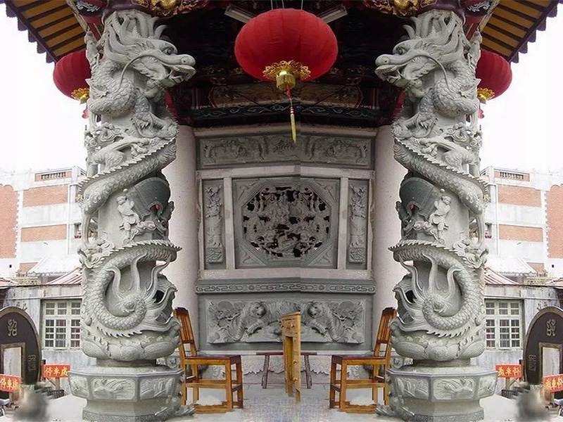 石龍柱