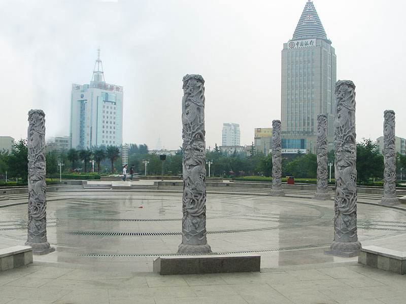 石龍柱